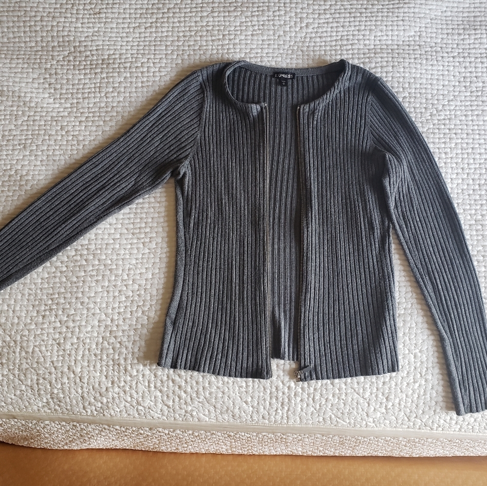 Zippered Sweater - Picture 7 of 8